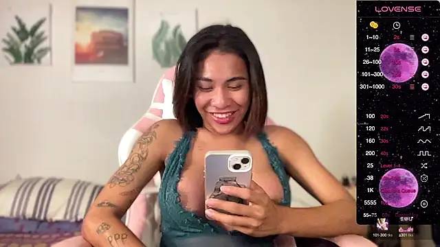 Snapshot of Alaia_Pope chatting on 02-20-25, 07:30 Alaia Pope online show from 02-20-25, 07:30