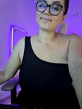 Snapshot of MariaPau_83 chatting on 07-17-26, 09:08 MariaPau 83 online show from 07-17-26, 09:08