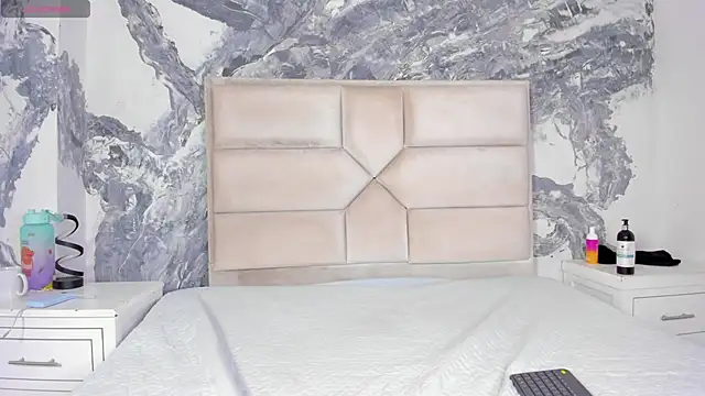 Snapshot of Rianamanson chatting on 10-08-25, 11:24 Rianamanson online show from 10-08-25, 11:24