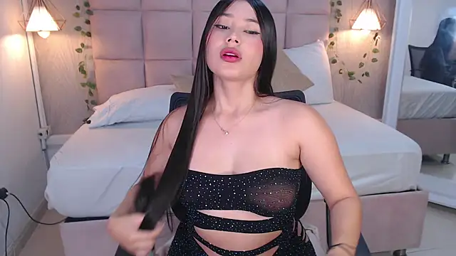 Anthonela love  online show from 09-11-25, 09:04