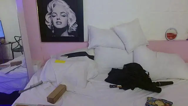 Snapshot of Sweetcristin chatting on 05-02-26, 12:37 Sweetcristin online show from 05-02-26, 12:37