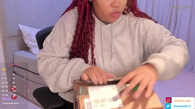 Snapshot of pamela_doll3 chatting on 03-04-25, 04:17 pamela doll3 online show from 03-04-25, 04:17