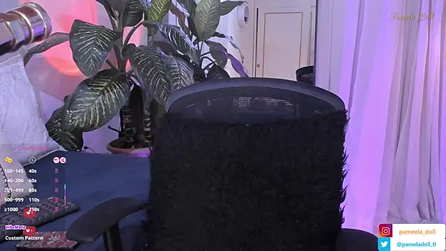 Snapshot of pamela_doll3 chatting on 03-10-25, 06:59 pamela doll3 online show from 03-10-25, 06:59