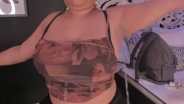 Snapshot of pamela_doll3 chatting on 11-11-25, 04:12 pamela doll3 online show from 11-11-25, 04:12