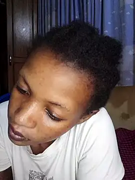 Snapshot of sexpetite chatting on 11-05-25, 02:44 sexpetite online show from 11-05-25, 02:44