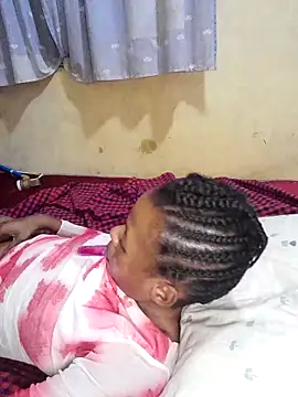 Snapshot of sexpetite chatting on 11-06-25, 11:48 sexpetite online show from 11-06-25, 11:48