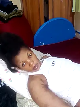 Snapshot of sexpetite chatting on 11-19-25, 02:44 sexpetite online show from 11-19-25, 02:44