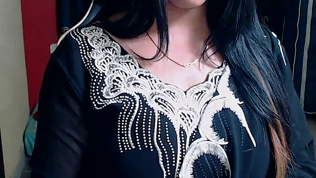 Snapshot of Naiaa-mylove chatting on 10-24-25, 07:49 Naiaa-mylove online show from 10-24-25, 07:49