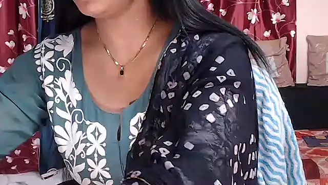 Snapshot of Naiaa-mylove chatting on 06-24-26, 06:34 Naiaa-mylove online show from 06-24-26, 06:34