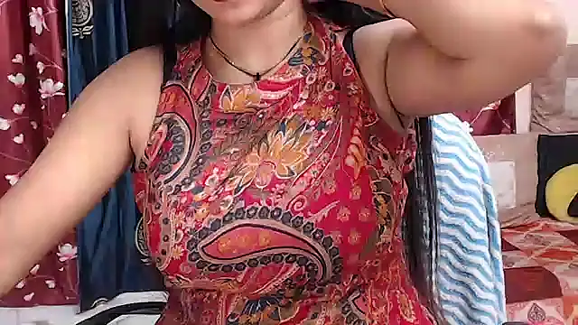 Snapshot of Naiaa-mylove chatting on 06-26-26, 05:45 Naiaa-mylove online show from 06-26-26, 05:45