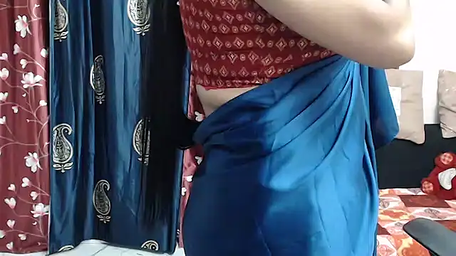 Snapshot of Naiaa-mylove chatting on 07-12-26, 06:48 Naiaa-mylove online show from 07-12-26, 06:48