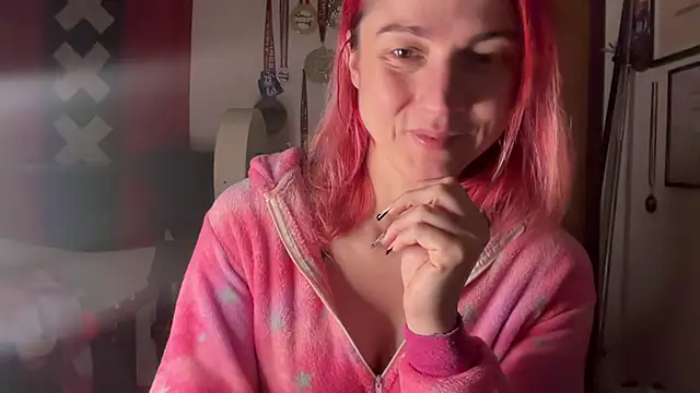 Nikky Divine online show from 01-16-25, 07:31