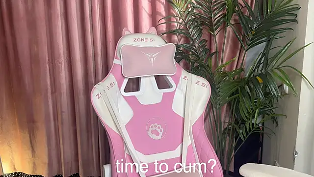 Snapshot of 01_lili_01 chatting on 09-30-25, 10:09 01 lili 01 online show from 09-30-25, 10:09