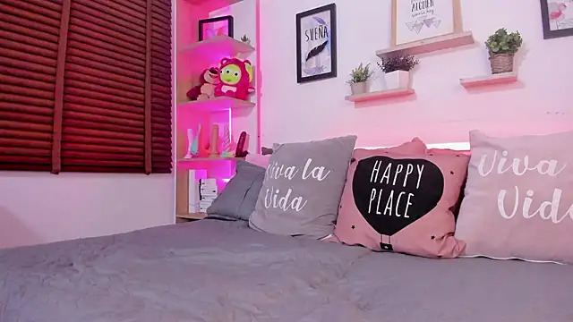 Nata Villalobos online show from 02-08-26, 01:53