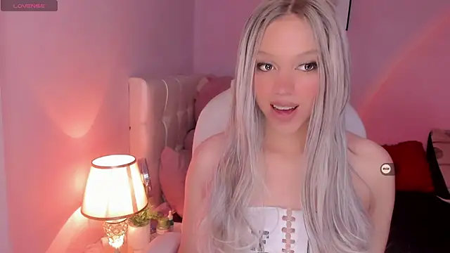 Snapshot of EvaEvangeline chatting on 01-15-25, 10:49 EvaEvangeline online show from 01-15-25, 10:49