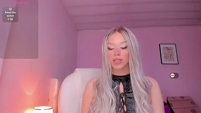 Snapshot of EvaEvangeline chatting on 02-14-25, 07:59 EvaEvangeline online show from 02-14-25, 07:59
