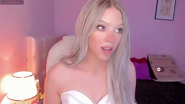 Snapshot of EvaEvangeline chatting on 02-21-25, 01:00 EvaEvangeline online show from 02-21-25, 01:00