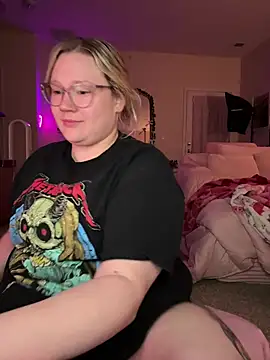 PiggyRose online show from 03-25-26, 12:27