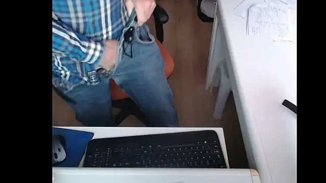 Snapshot of dutchpornking chatting on 02-09-25, 03:56 dutchpornking online show from 02-09-25, 03:56