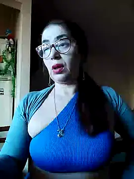 Snapshot of Chriss_Tinaa chatting on 12-17-24, 09:50 Chriss Tinaa online show from 12-17-24, 09:50