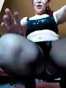 Snapshot of Chriss_Tinaa chatting on 01-01-25, 10:00 Chriss Tinaa online show from 01-01-25, 10:00