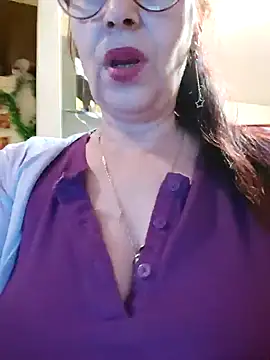 Snapshot of Chriss_Tinaa chatting on 01-08-25, 05:05 Chriss Tinaa online show from 01-08-25, 05:05