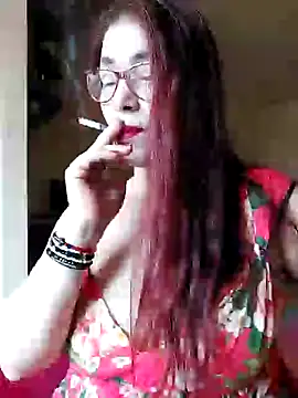 Snapshot of Chriss_Tinaa chatting on 02-02-25, 09:30 Chriss Tinaa online show from 02-02-25, 09:30