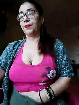 Snapshot of Chriss_Tinaa chatting on 02-04-25, 06:04 Chriss Tinaa online show from 02-04-25, 06:04