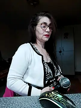 Snapshot of Chriss_Tinaa chatting on 02-19-25, 05:16 Chriss Tinaa online show from 02-19-25, 05:16