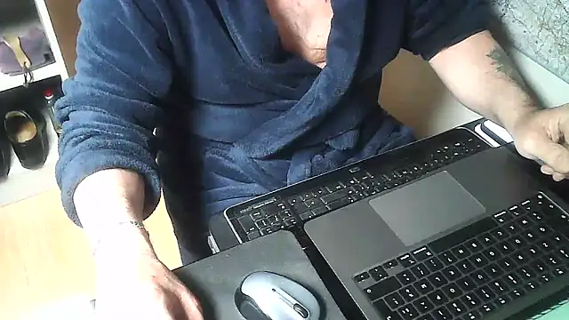 Snapshot of DUDURA@xh chatting on 03-10-26, 08:30 DUDURAxh online show from 03-10-26, 08:30