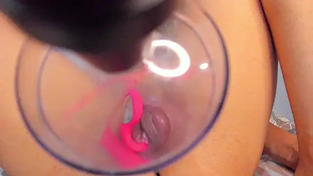 Snapshot of iamvicky_4 chatting on 03-04-26, 04:29 iamvicky 4 online show from 03-04-26, 04:29