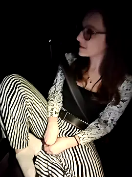 Snapshot of Tinas5 chatting on 03-05-26, 06:04 Tinas5 online show from 03-05-26, 06:04