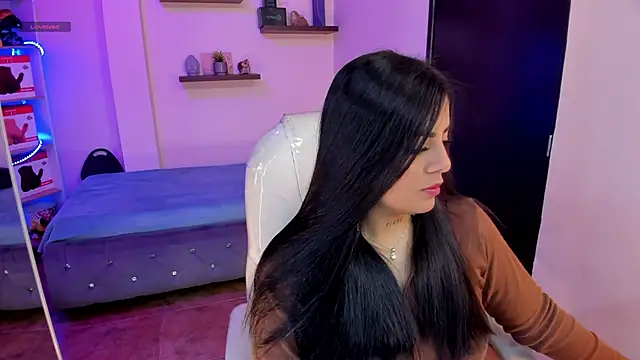 Catalinaa martinez online show from 12-14-24, 08:18