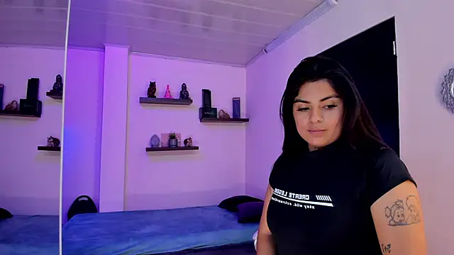 Catalinaa martinez online show from 12-15-24, 08:25