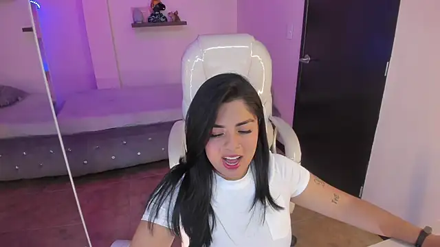 Catalinaa martinez online show from 01-20-25, 08:50