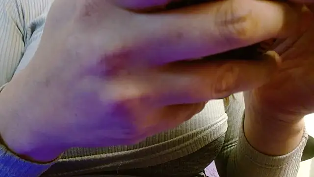 AnnyelinnaLove online show from 10-10-25, 05:17