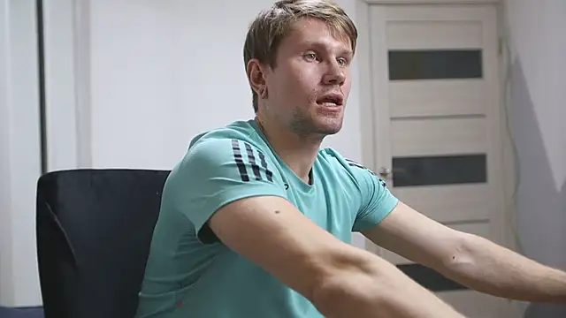 Snapshot of kevin-park chatting on 12-17-25, 09:04 kevin-park online show from 12-17-25, 09:04