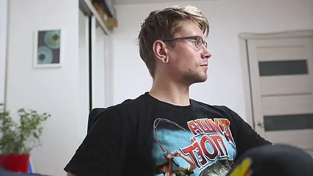 Snapshot of kevin-park chatting on 12-19-25, 06:42 kevin-park online show from 12-19-25, 06:42