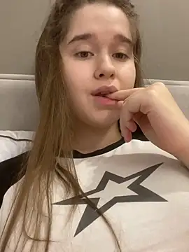 Snapshot of HornyGirlH chatting on 11-24-25, 01:49 HornyGirlH online show from 11-24-25, 01:49