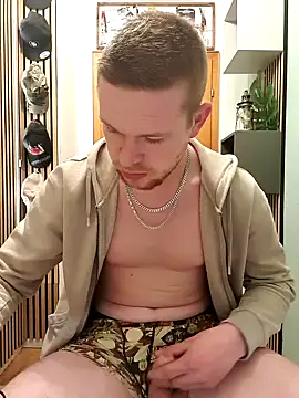 Snapshot of Playbunniboy chatting on 02-13-25, 09:17 Playbunniboy online show from 02-13-25, 09:17