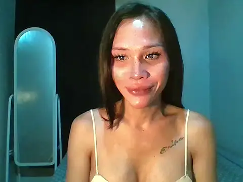 Snapshot of Sassy_Erika chatting on 07-12-26, 06:15 Sassy Erika online show from 07-12-26, 06:15