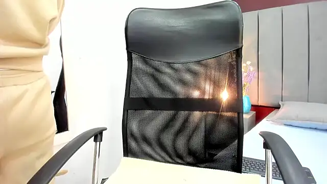 Snapshot of moxa_hot chatting on 12-02-25, 02:56 moxa hot online show from 12-02-25, 02:56