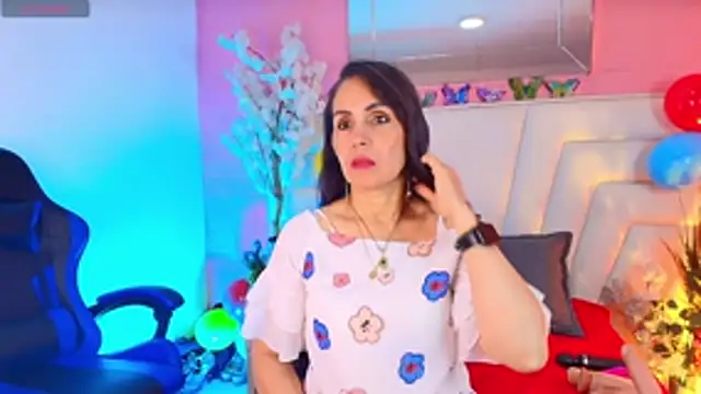 Snapshot of moxa_hot chatting on 06-29-26, 03:23 moxa hot online show from 06-29-26, 03:23