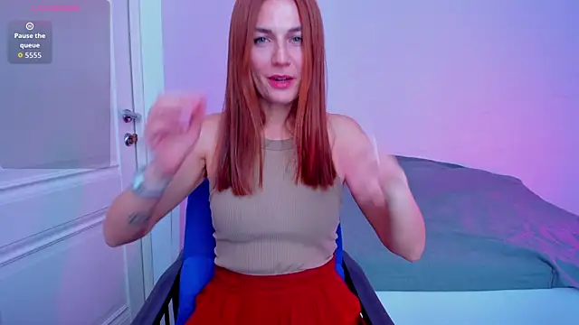 Snapshot of BritneyHall chatting on 12-23-25, 07:50 BritneyHall online show from 12-23-25, 07:50