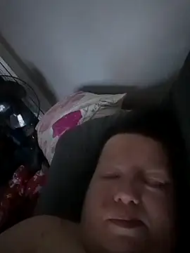 Snapshot of sub1981 chatting on 12-14-25, 02:44 sub1981 online show from 12-14-25, 02:44