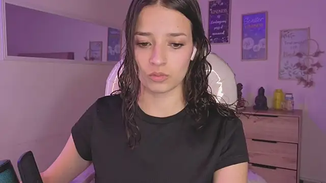 Amaia Daniells online show from 10-10-25, 03:49