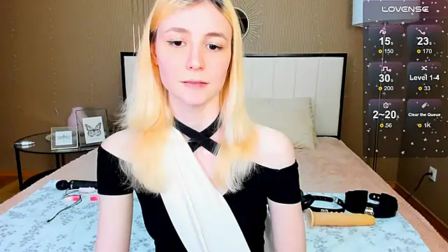 Snapshot of fleximona chatting on 10-11-25, 10:36 fleximona online show from 10-11-25, 10:36