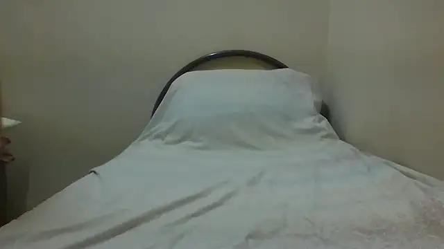 Snapshot of Annerae chatting on 12-08-24, 05:01 Annerae online show from 12-08-24, 05:01