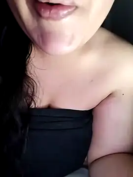 Annerae online show from 04-19-26, 03:33