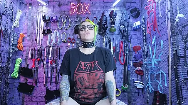 Snapshot of PANDORANEZZ chatting on 02-14-25, 05:09 PANDORANEZZ online show from 02-14-25, 05:09